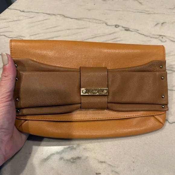 Authentic Chloé Tan Leather Bow Clutch Gold Hardware Flap Envelope Bag - Picture 9 of 14